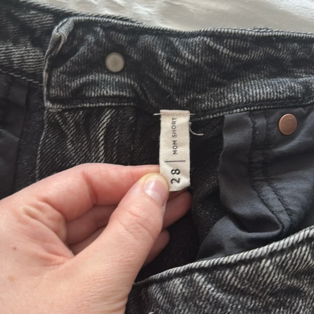 PacSun Black Jean Shorts High-Waisted Vintage Style size 28